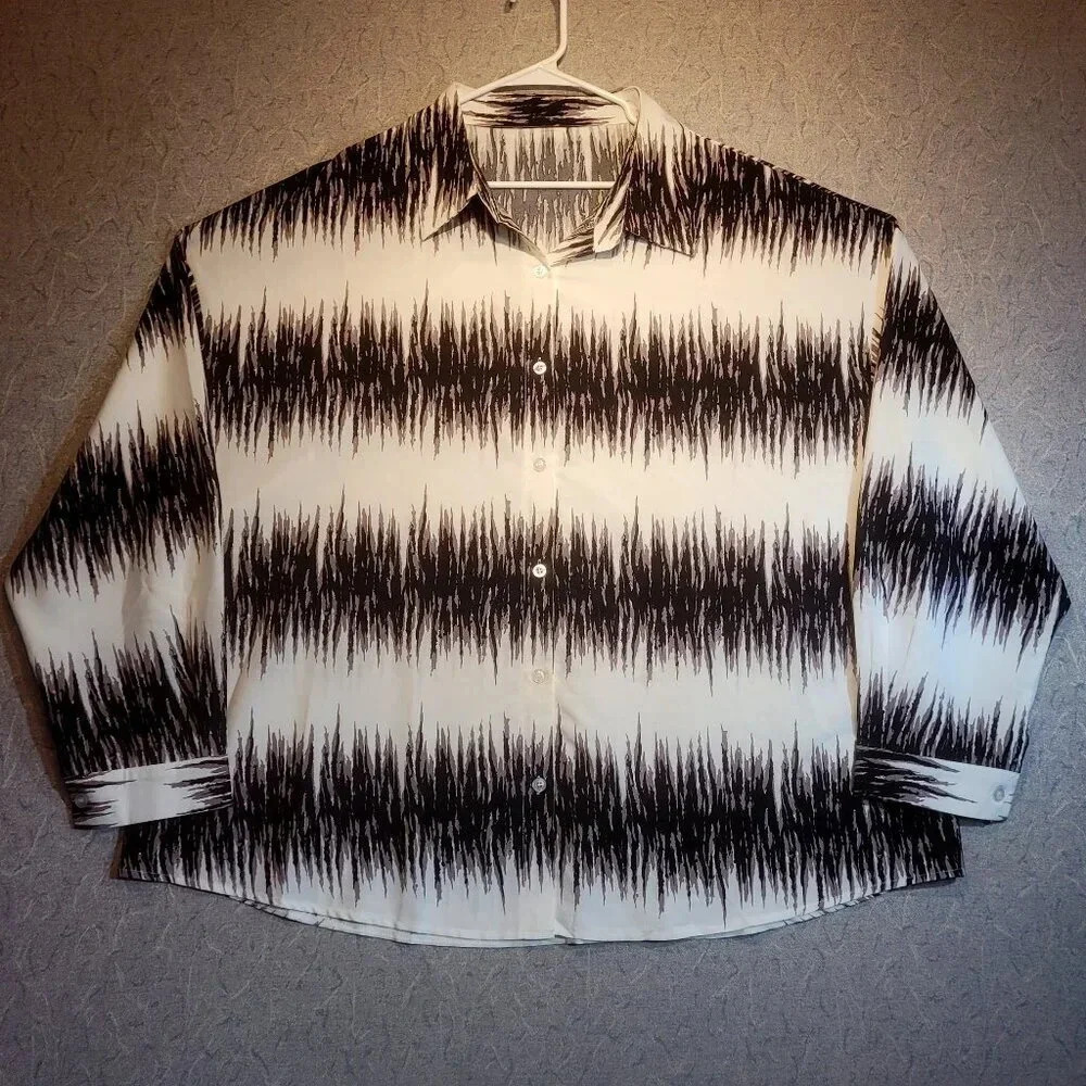 Women's SHEIN CURVE  Black & White Long Sleeve Button Down Blouse Size 4 XL
